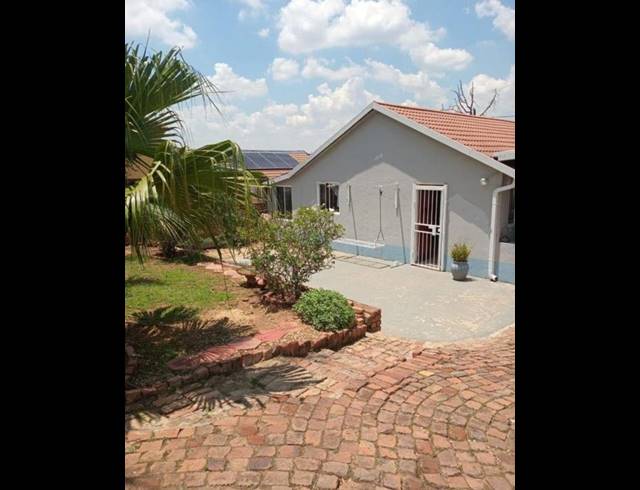 3 BEDROOM HOUSE FOR SALE IN PRETORIA WEST